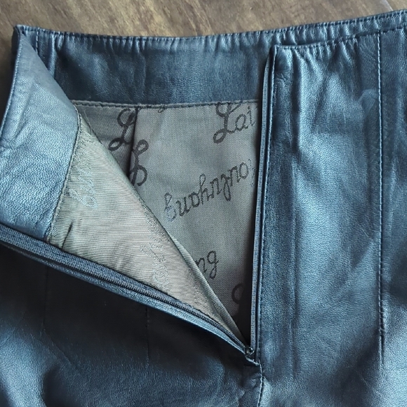 Black Leather Pencil Skirt - Picture 6 of 9